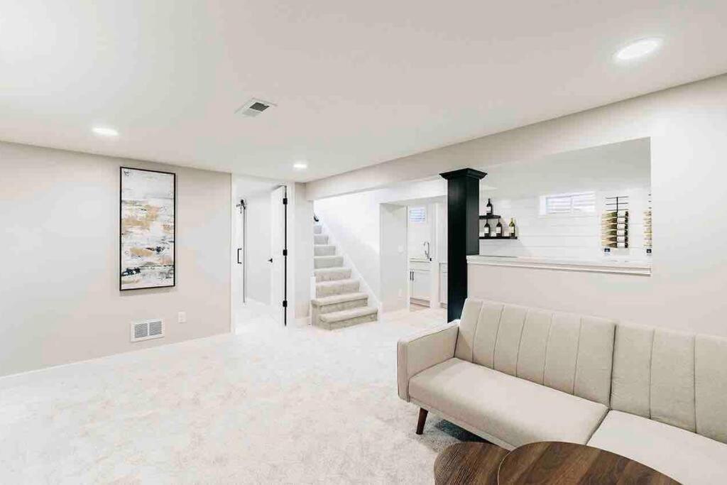 Beautiful Luxury Home Freshly Renovated With Big Yard, Seating & Grill Pad Cottage Grove Екстер'єр фото