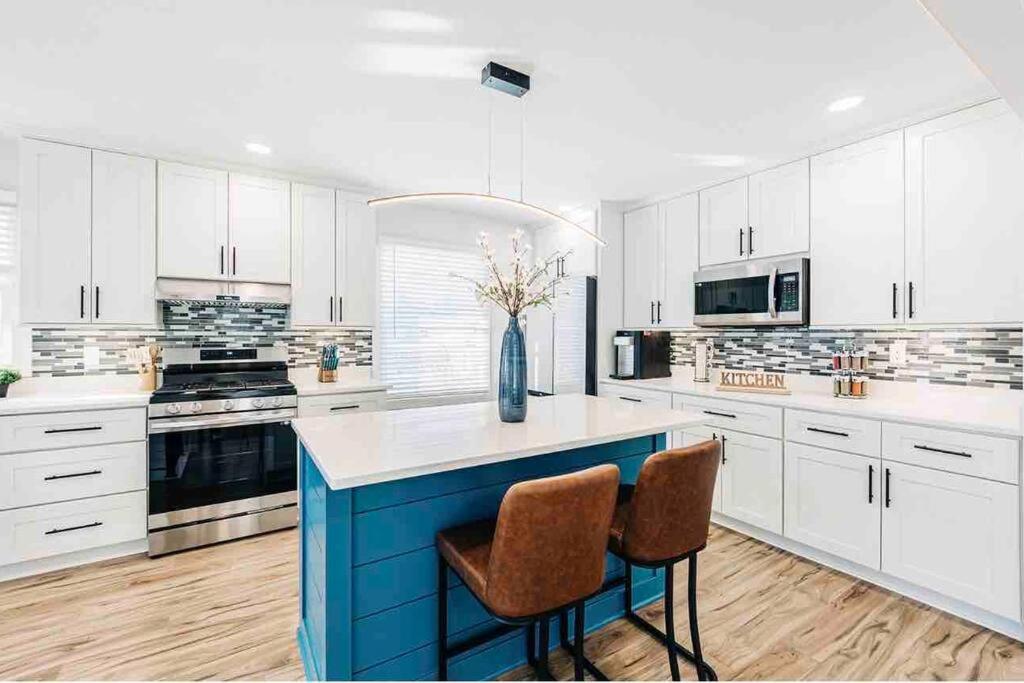 Beautiful Luxury Home Freshly Renovated With Big Yard, Seating & Grill Pad Cottage Grove Екстер'єр фото