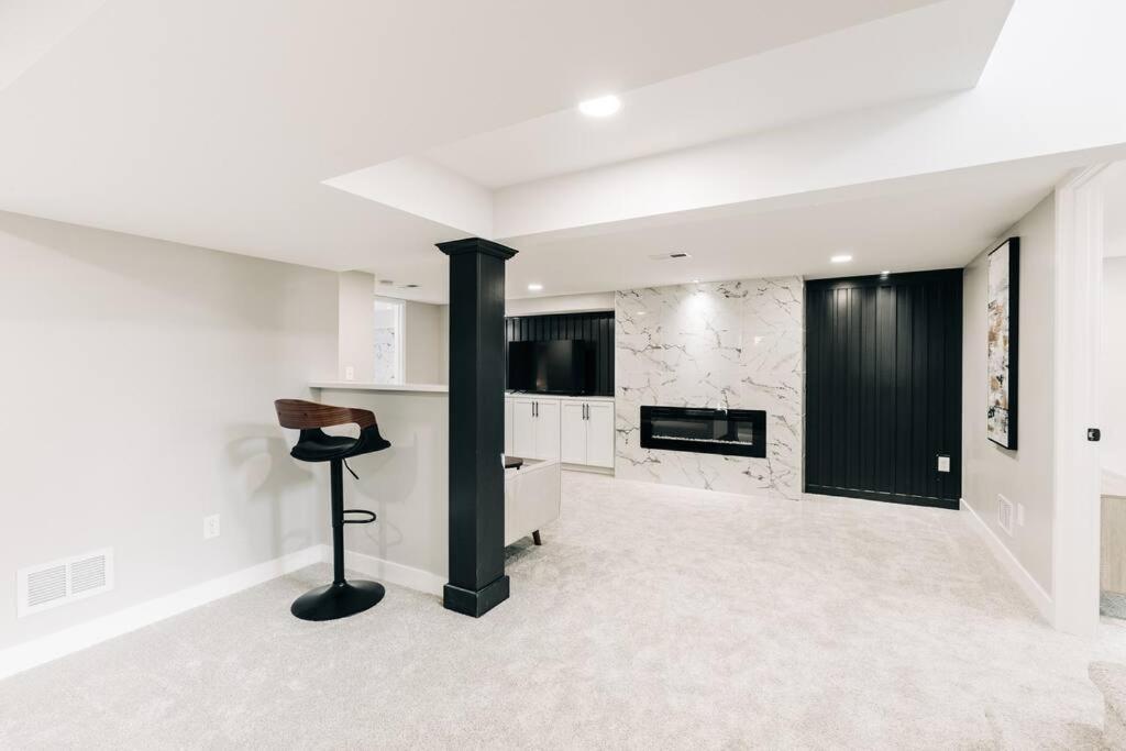 Beautiful Luxury Home Freshly Renovated With Big Yard, Seating & Grill Pad Cottage Grove Екстер'єр фото